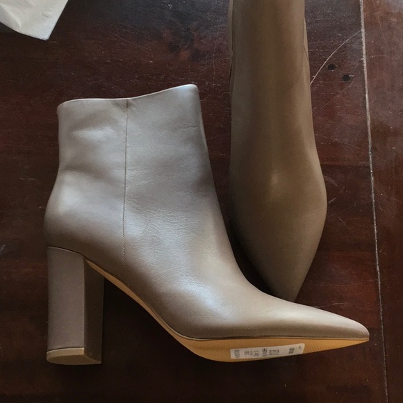 NIB Ulani Heeled Booties - Picture 2 of 7